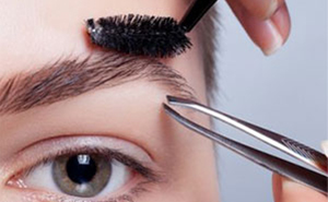 Porque você deve procurar um profissional designer de sobrancelhas